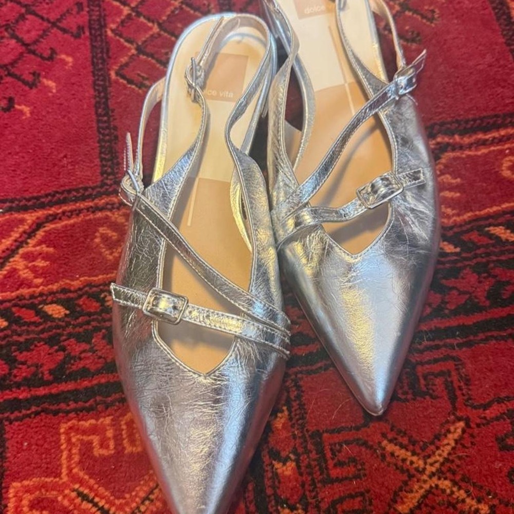 Dolce Vita Metallic Silver Slingback Buckle Strappy Pointed Toe Kitten Heel 7.5